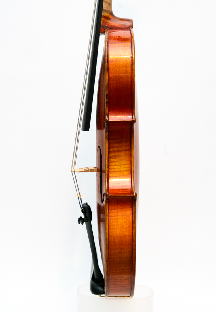 MV17/ 10C Preowned Chinese modern handmade violin with decorated back